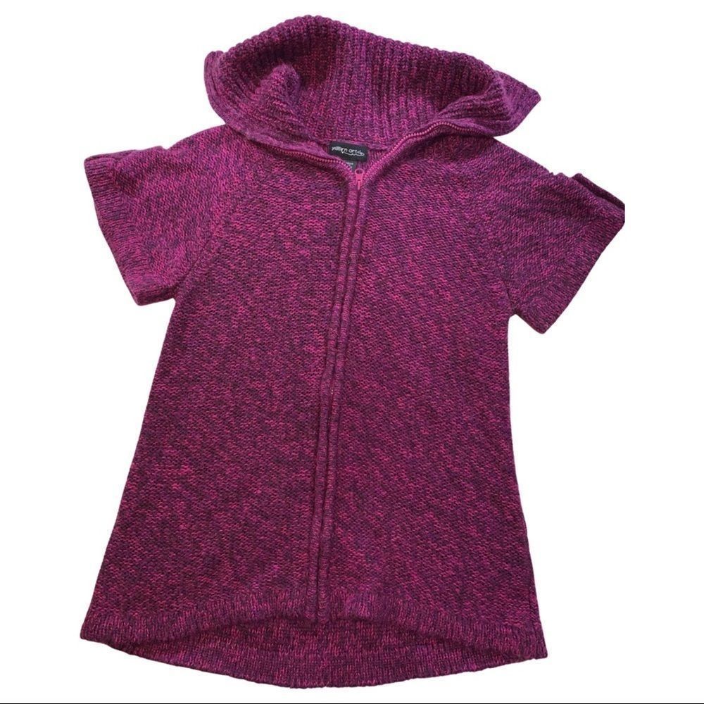 Used Yarn Art Warm & Cozy Athleisure Wear Woman’s Comfy Sweater